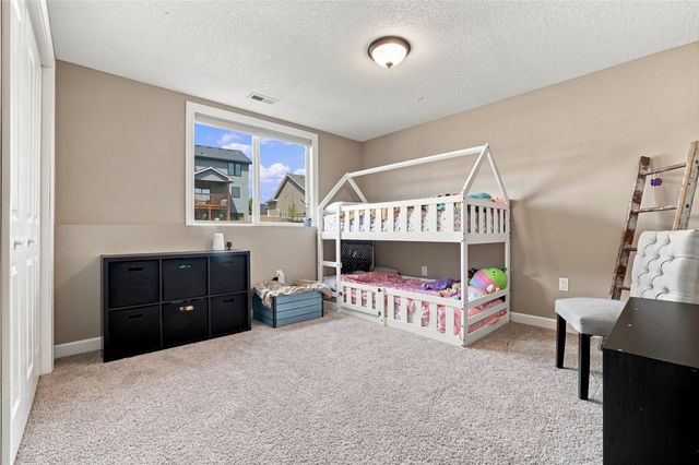 2616 6th Avenue SW, Altoona, IA 50009