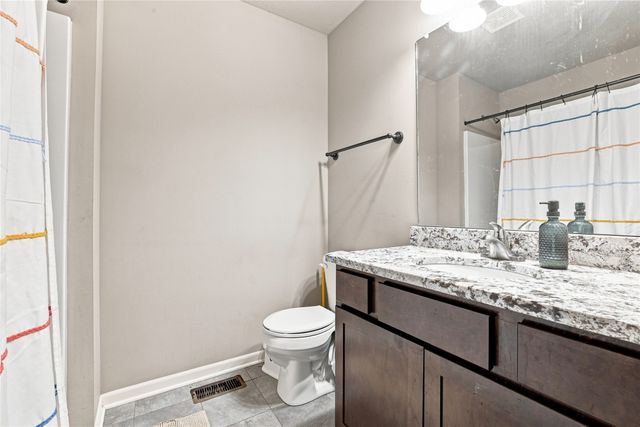 2616 6th Avenue SW, Altoona, IA 50009