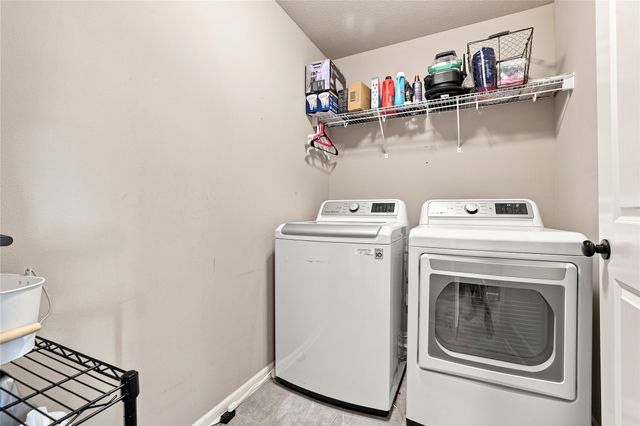 2616 6th Avenue SW, Altoona, IA 50009