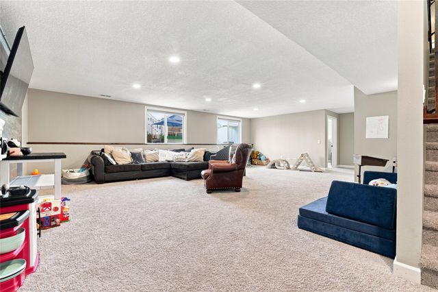 2616 6th Avenue SW, Altoona, IA 50009