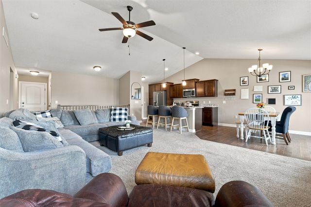 2616 6th Avenue SW, Altoona, IA 50009
