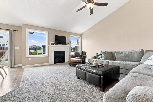 2616 6th Avenue SW, Altoona, IA 50009