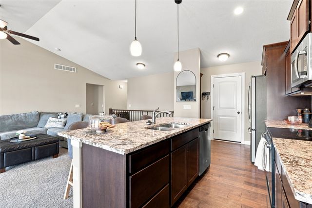 2616 6th Avenue SW, Altoona, IA 50009