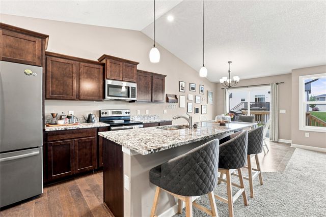 2616 6th Avenue SW, Altoona, IA 50009