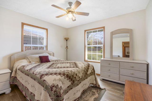 5363 Cloverdale Lane, Battlefield, MO 65619