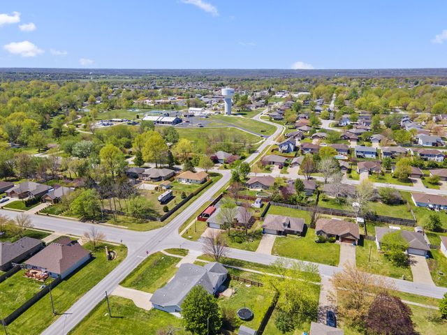 5363 Cloverdale Lane, Battlefield, MO 65619