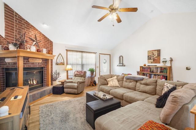 5363 Cloverdale Lane, Battlefield, MO 65619