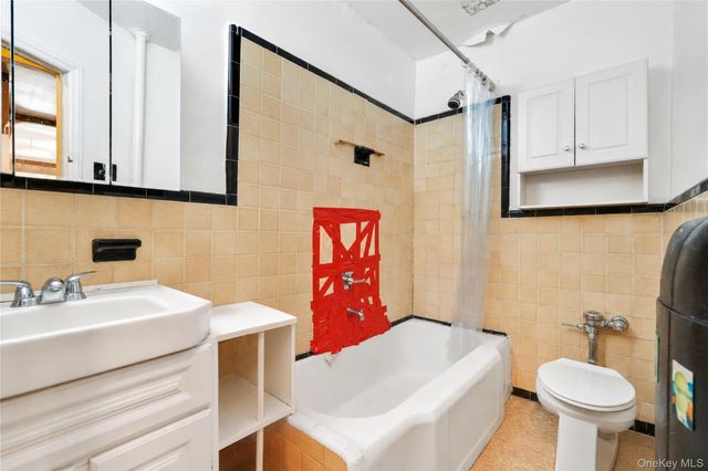 67-10 Selfridge Street, Forest Hills, NY 11375
