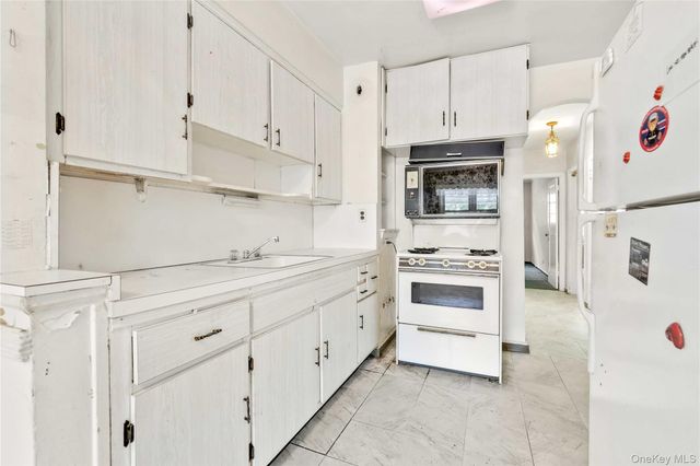 67-10 Selfridge Street, Forest Hills, NY 11375
