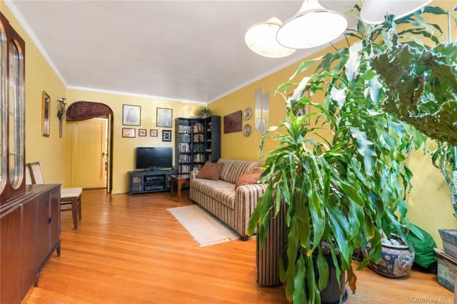 67-10 Selfridge Street, Forest Hills, NY 11375
