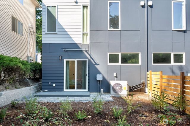 8522 23rd Avenue NE, Seattle, WA 98115