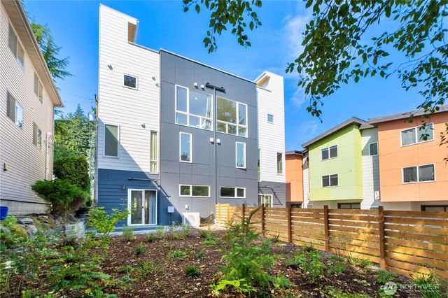 8522 23rd Avenue NE, Seattle, WA 98115