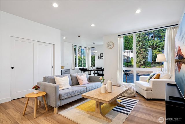 8522 23rd Avenue NE, Seattle, WA 98115