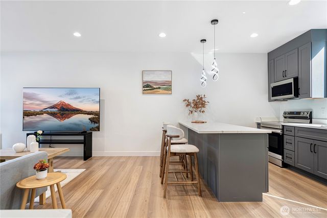 8522 23rd Avenue NE, Seattle, WA 98115