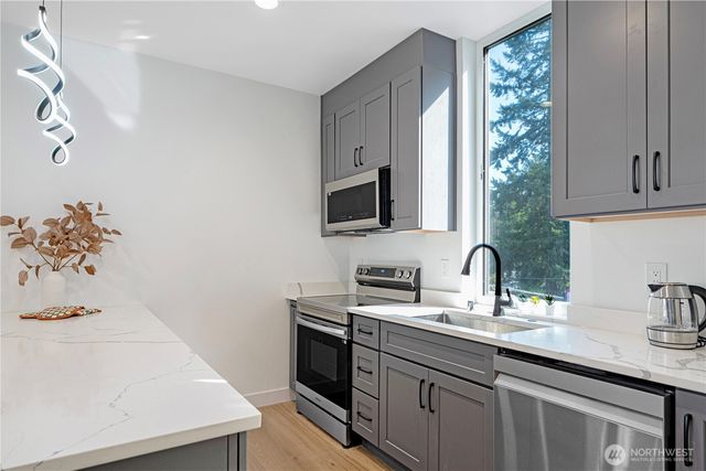 8522 23rd Avenue NE, Seattle, WA 98115