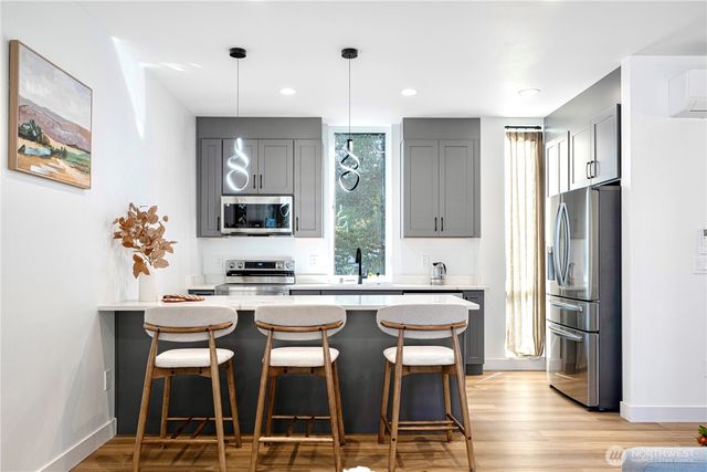 8522 23rd Avenue NE, Seattle, WA 98115