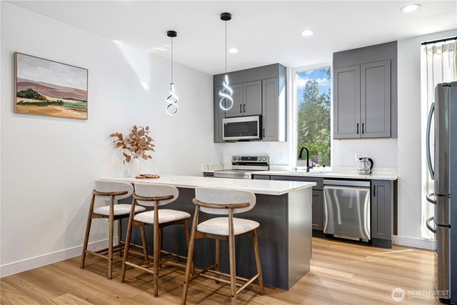 8522 23rd Avenue NE, Seattle, WA 98115