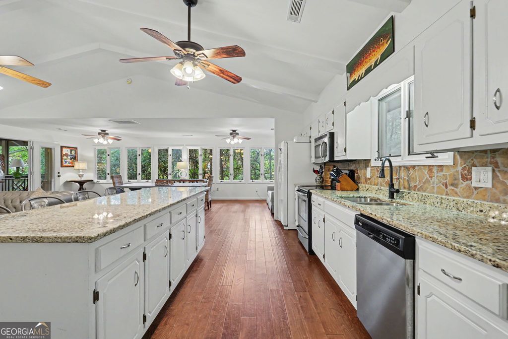 922 Burton Mountain Road, Clarkesville, GA 30523 — photo 5