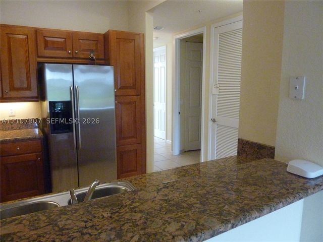 3500 Oaks Clubhouse Dr 308, Pompano Beach, FL 33069