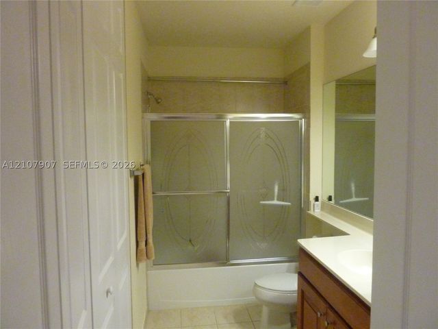 3500 Oaks Clubhouse Dr 308, Pompano Beach, FL 33069