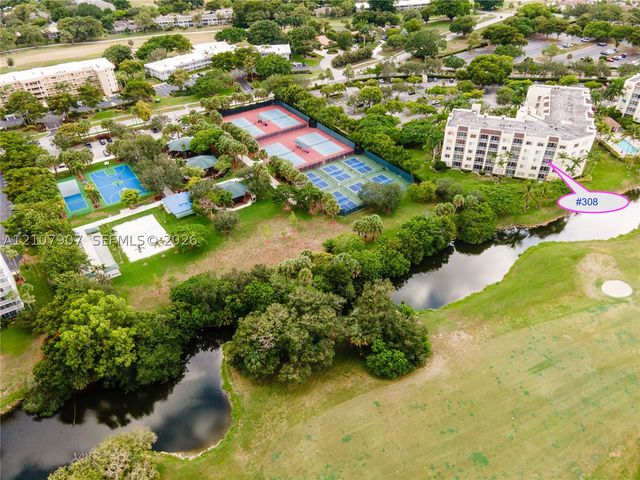 3500 Oaks Clubhouse Dr 308, Pompano Beach, FL 33069