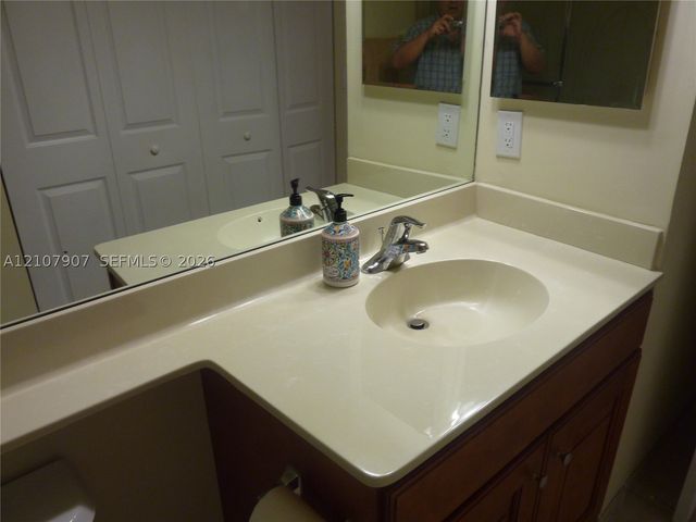 3500 Oaks Clubhouse Dr 308, Pompano Beach, FL 33069