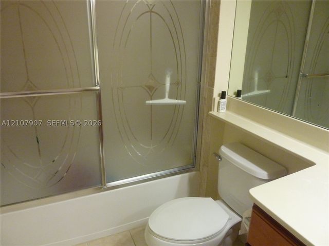 3500 Oaks Clubhouse Dr 308, Pompano Beach, FL 33069