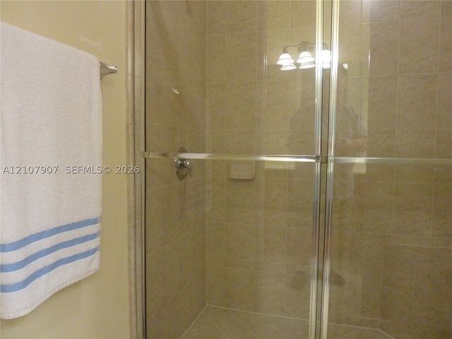 3500 Oaks Clubhouse Dr 308, Pompano Beach, FL 33069