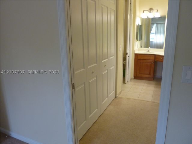 3500 Oaks Clubhouse Dr 308, Pompano Beach, FL 33069
