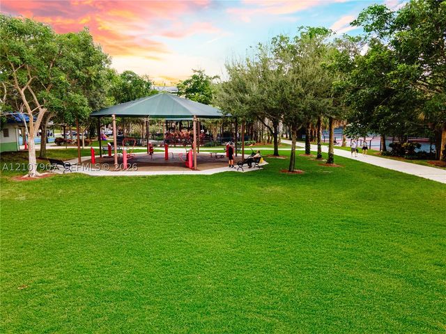 3500 Oaks Clubhouse Dr 308, Pompano Beach, FL 33069