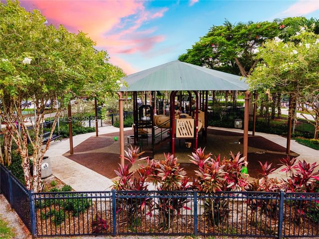3500 Oaks Clubhouse Dr 308, Pompano Beach, FL 33069