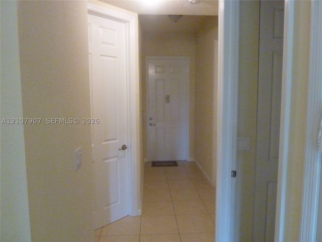 3500 Oaks Clubhouse Dr 308, Pompano Beach, FL 33069