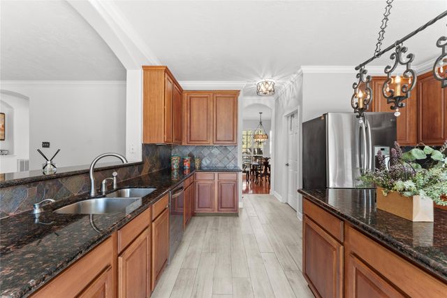 2922 Travick Lane, Houston, TX 77073