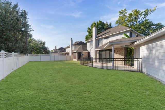 2922 Travick Lane, Houston, TX 77073