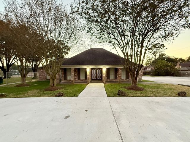 2922 Travick Lane, Houston, TX 77073