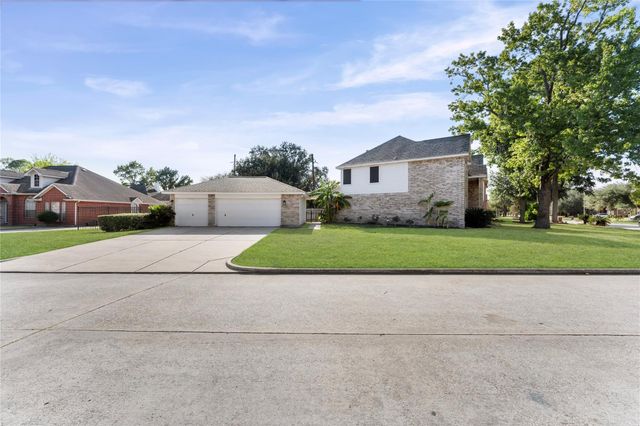 2922 Travick Lane, Houston, TX 77073