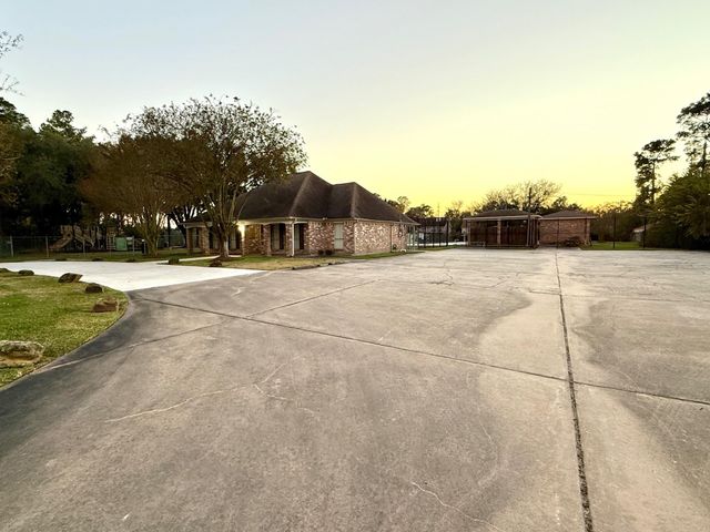 2922 Travick Lane, Houston, TX 77073