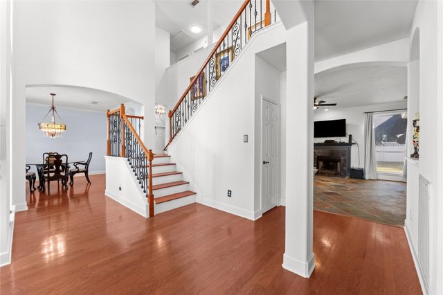 2922 Travick Lane, Houston, TX 77073