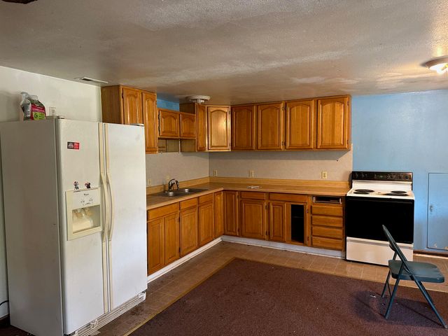 4670 S Duquesne Road, Joplin, MO 64804