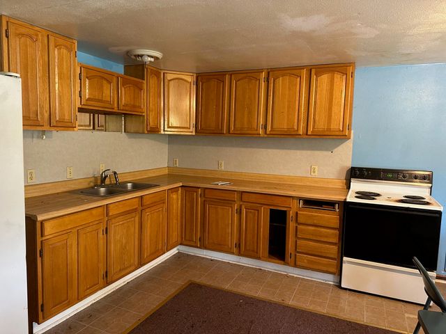 4670 S Duquesne Road, Joplin, MO 64804