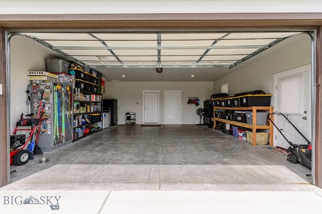 1514 Twodot Lane, Belgrade, MT 59714