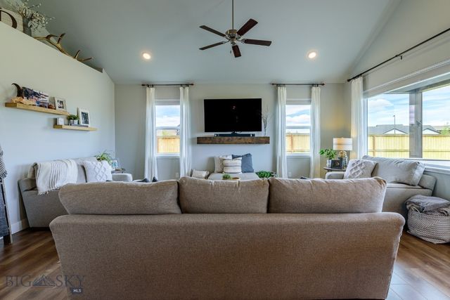 1514 Twodot Lane, Belgrade, MT 59714