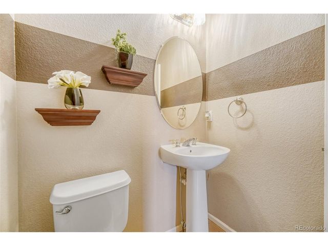 10093 Eagle Valley Way, Highlands Ranch, CO 80129