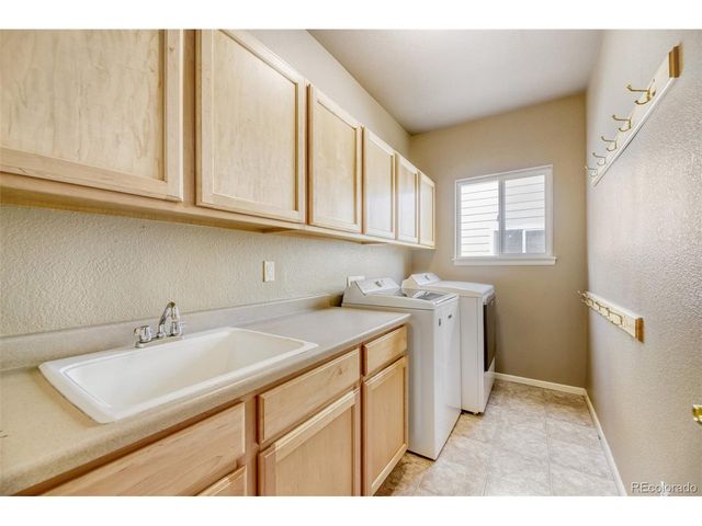 10093 Eagle Valley Way, Highlands Ranch, CO 80129