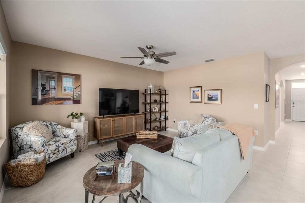 Image 13 of property listing at 5688 SILTSTONE STREET, Lakeland, FL 33811