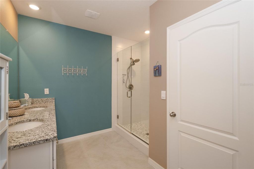 Image 24 of property listing at 5688 SILTSTONE STREET, Lakeland, FL 33811