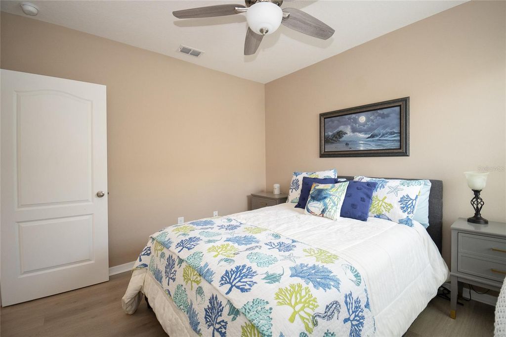 Image 5 of property listing at 5688 SILTSTONE STREET, Lakeland, FL 33811