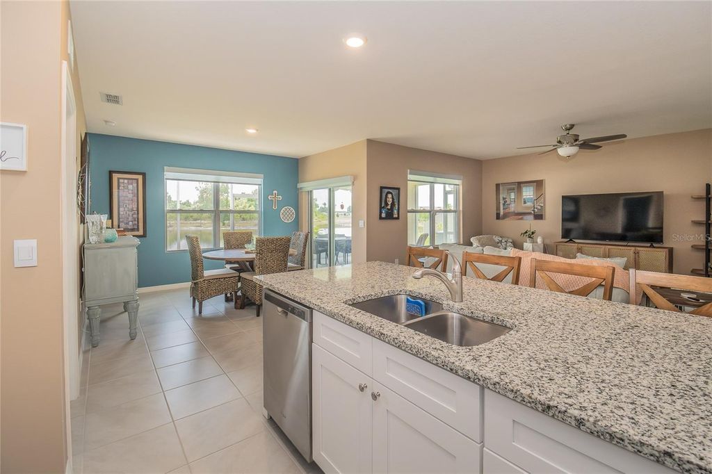 Image 10 of property listing at 5688 SILTSTONE STREET, Lakeland, FL 33811