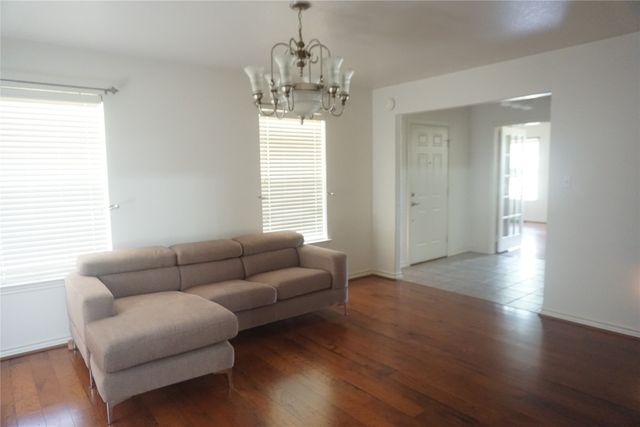 610 S Lillis Lane, Denison, TX 75020