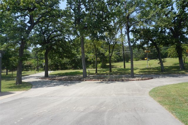 610 S Lillis Lane, Denison, TX 75020